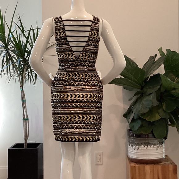 NWT GIANNI BINI GB BLACK AND GOLD SEQUENCE EMBELLISHED COCKTAIL DRESS SZ M - Picture 8 of 16